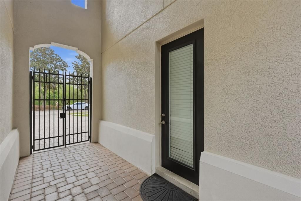 Active With Contract: $1,999,000 (5 beds, 4 baths, 5166 Square Feet)