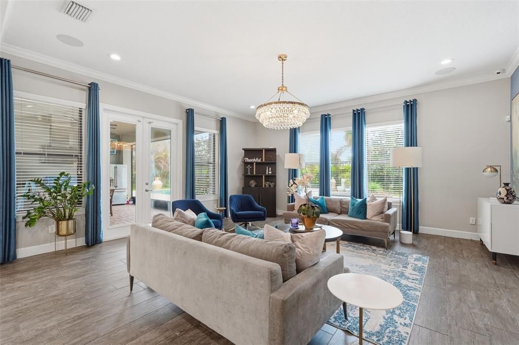 Active With Contract: $1,999,000 (5 beds, 4 baths, 5166 Square Feet)