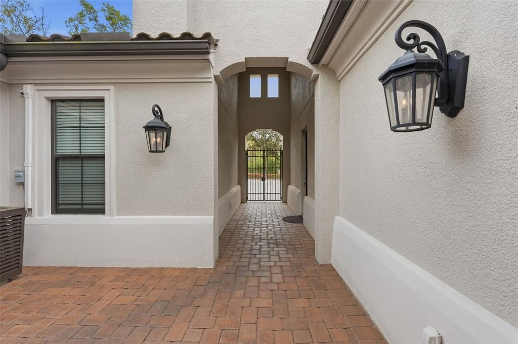 Active With Contract: $1,999,000 (5 beds, 4 baths, 5166 Square Feet)