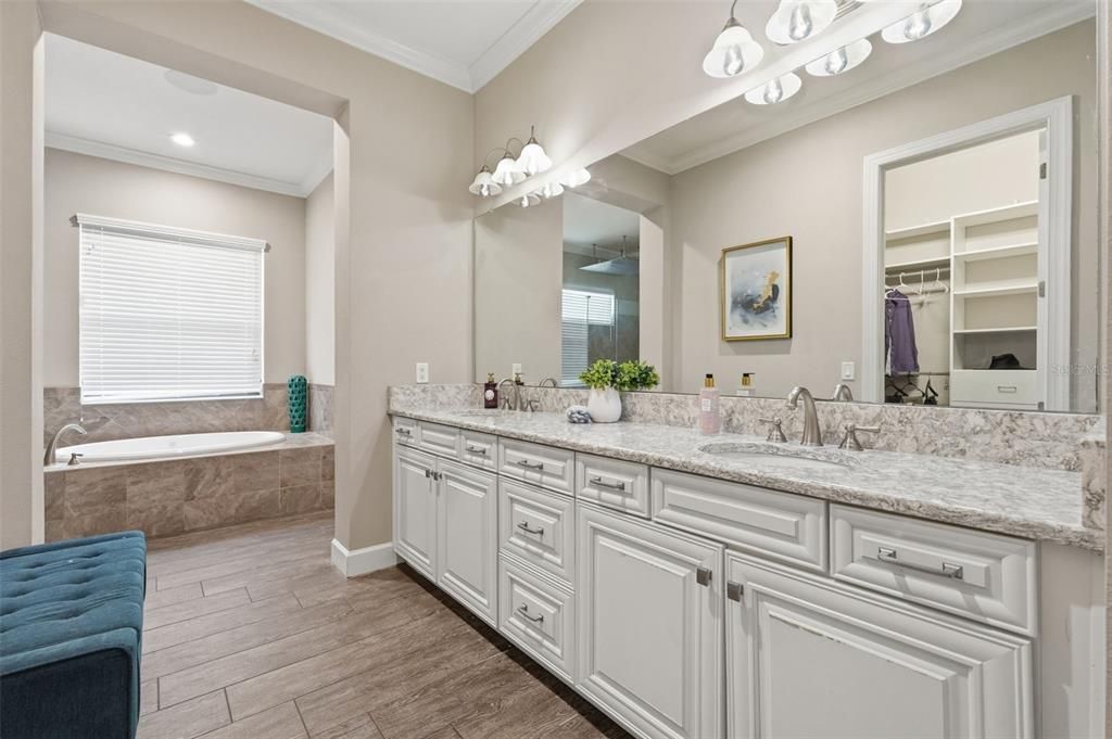 Active With Contract: $1,999,000 (5 beds, 4 baths, 5166 Square Feet)