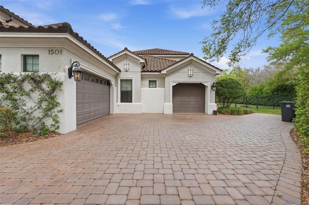 Active With Contract: $1,999,000 (5 beds, 4 baths, 5166 Square Feet)