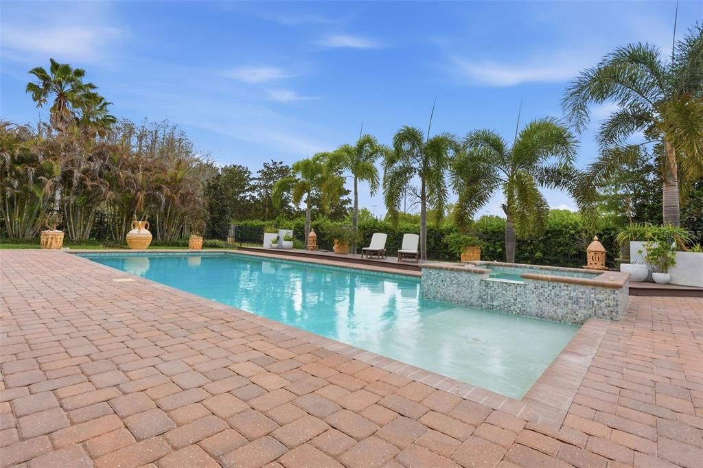 Active With Contract: $1,999,000 (5 beds, 4 baths, 5166 Square Feet)
