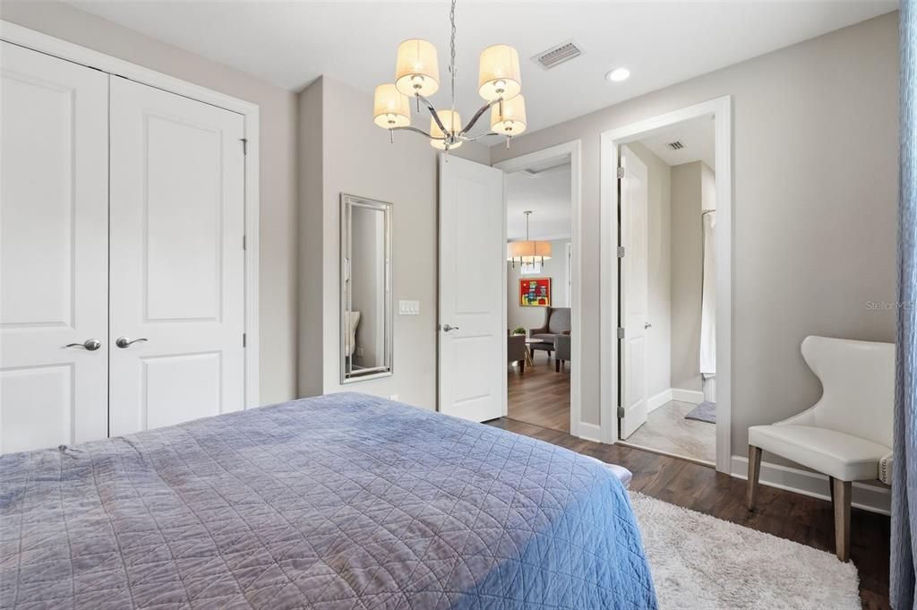 Active With Contract: $1,999,000 (5 beds, 4 baths, 5166 Square Feet)