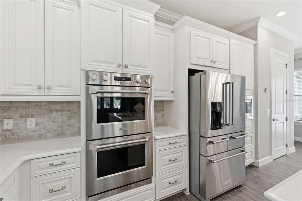 Active With Contract: $1,999,000 (5 beds, 4 baths, 5166 Square Feet)