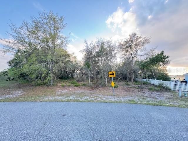 Active With Contract: $92,900 (0.63 acres)