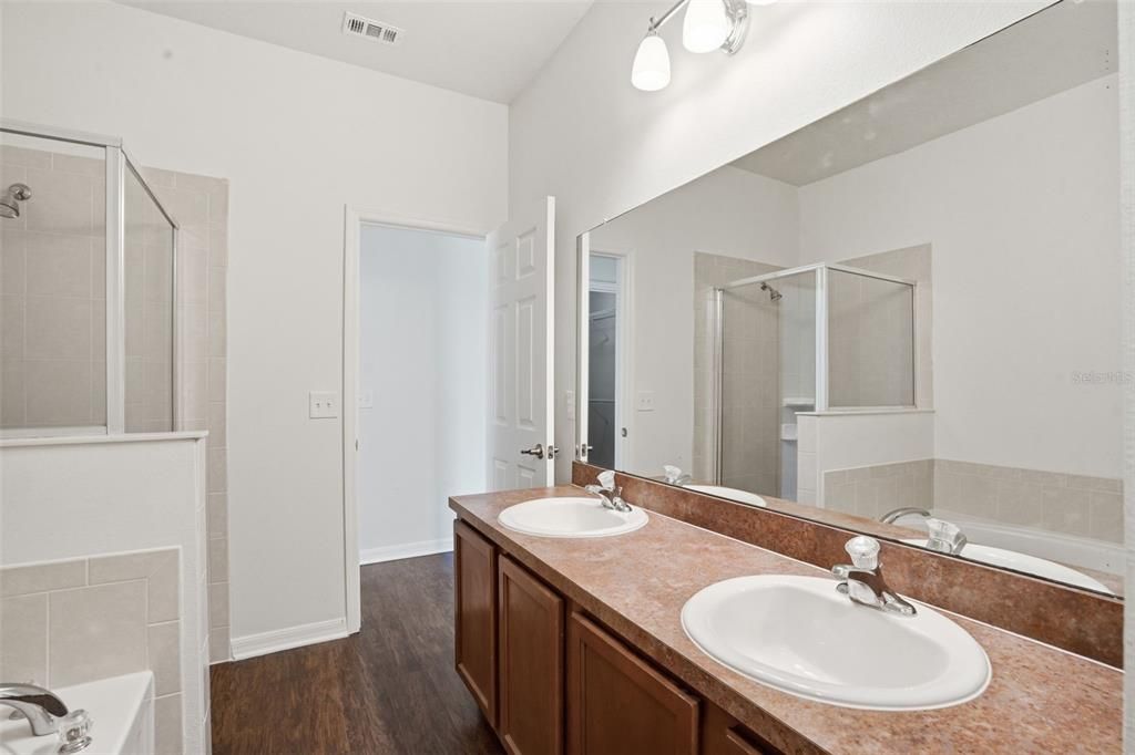 Active With Contract: $254,900 (3 beds, 2 baths, 1719 Square Feet)