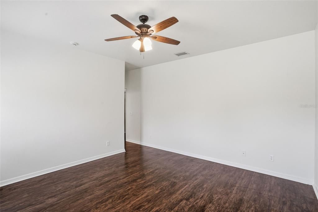 Active With Contract: $254,900 (3 beds, 2 baths, 1719 Square Feet)