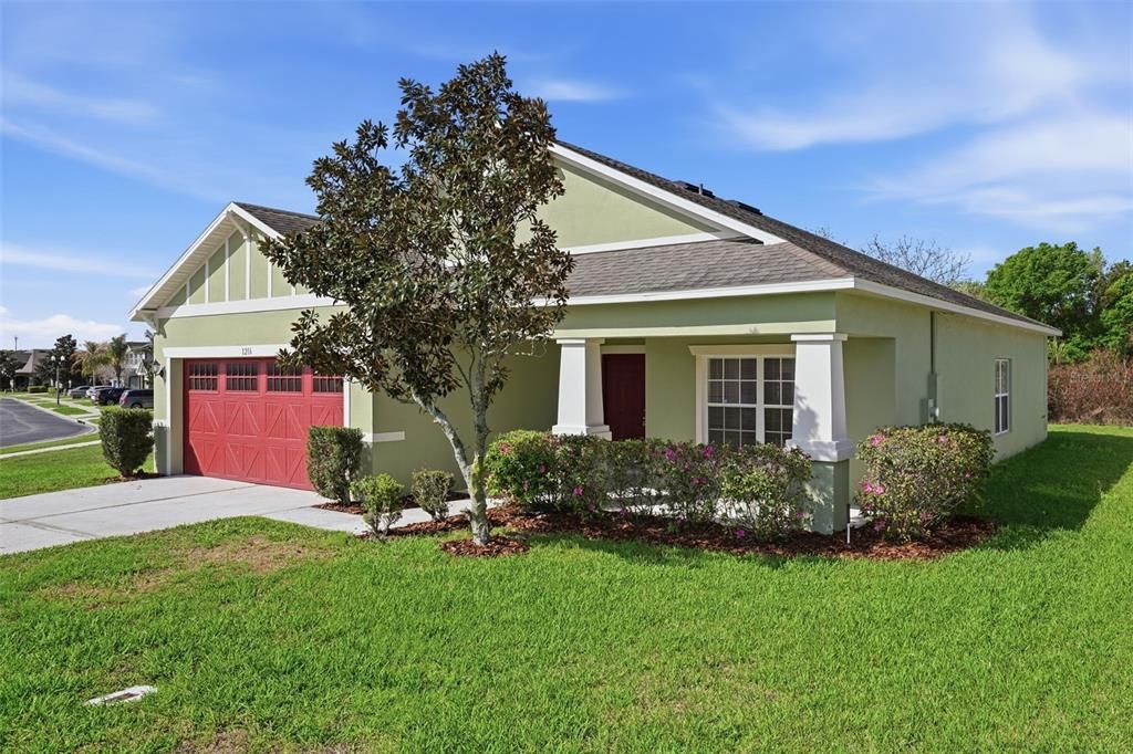 Active With Contract: $254,900 (3 beds, 2 baths, 1719 Square Feet)