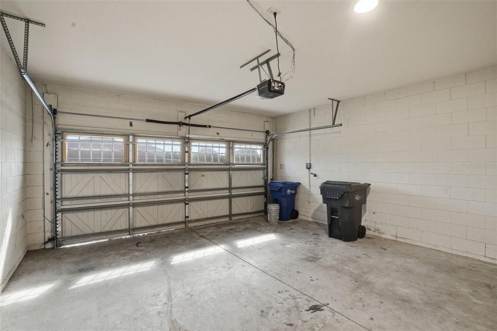 Active With Contract: $254,900 (3 beds, 2 baths, 1719 Square Feet)