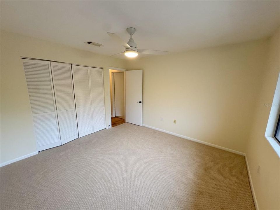 Под контрактом: $169,900 (2 спален, 1 ванн, 1076 Квадратных фут)