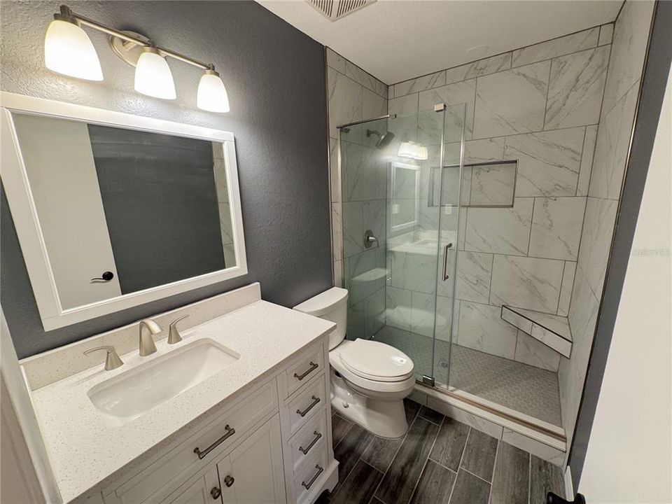 Под контрактом: $169,900 (2 спален, 1 ванн, 1076 Квадратных фут)