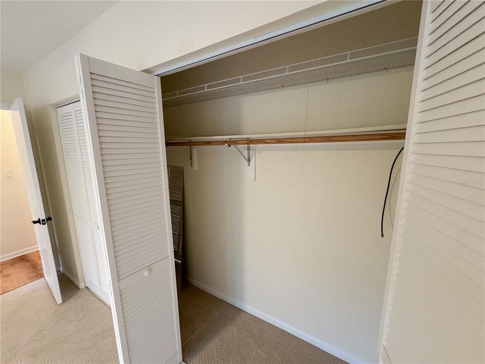 Под контрактом: $169,900 (2 спален, 1 ванн, 1076 Квадратных фут)