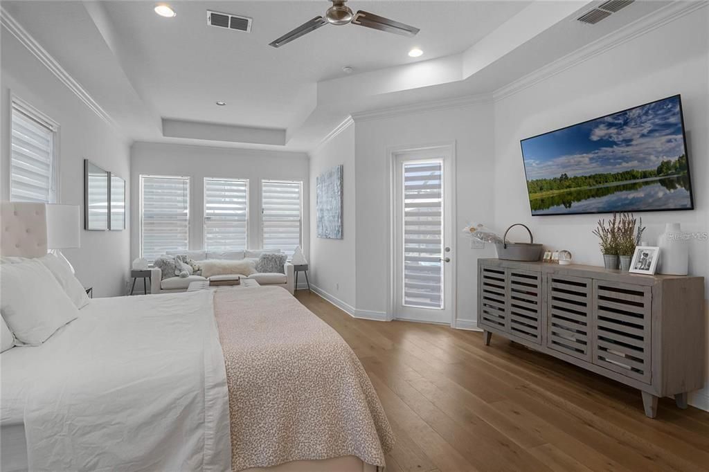 For Sale: $2,200,000 (5 beds, 5 baths, 4230 Square Feet)