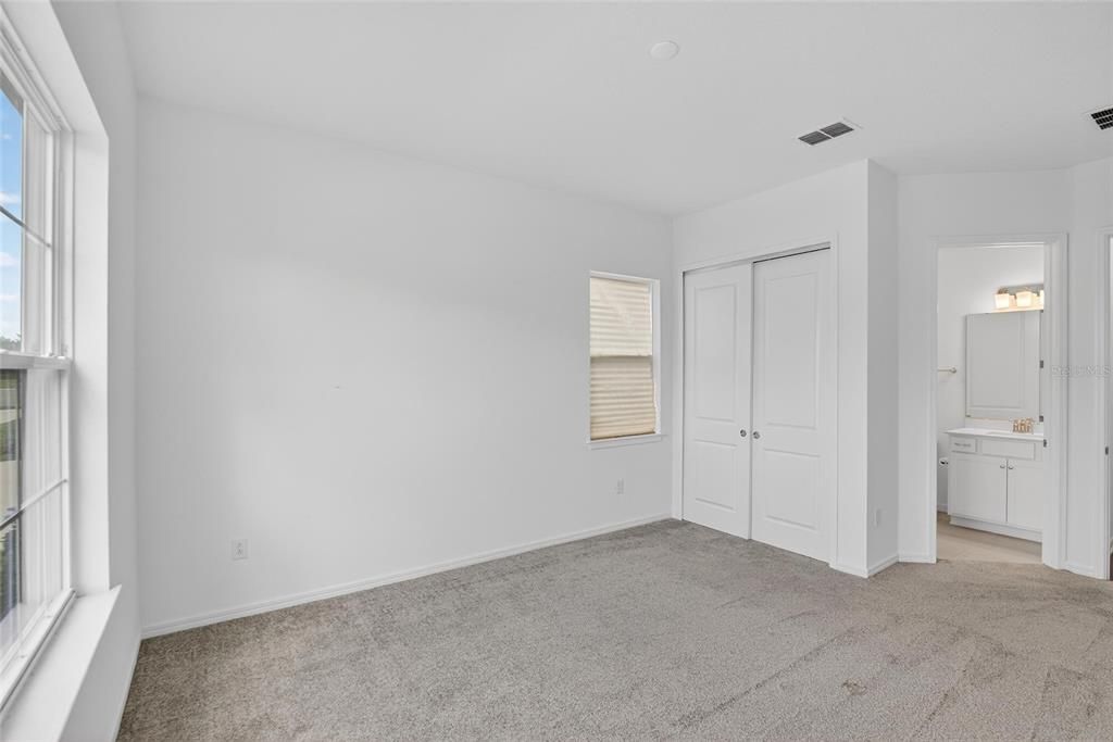 Activo con contrato: $600,000 (5 camas, 4 baños, 4281 Pies cuadrados)