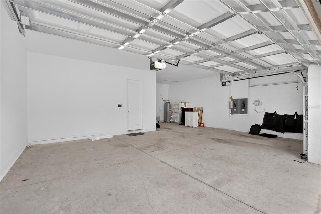 Activo con contrato: $600,000 (5 camas, 4 baños, 4281 Pies cuadrados)