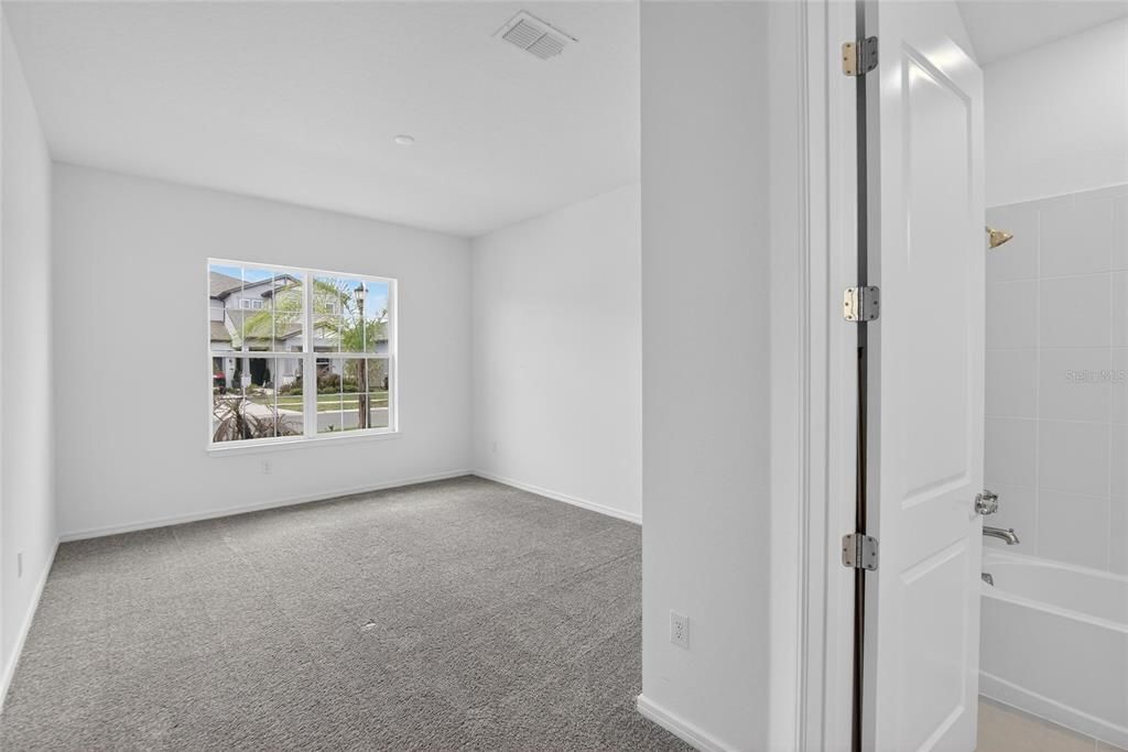 Activo con contrato: $600,000 (5 camas, 4 baños, 4281 Pies cuadrados)