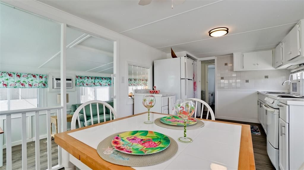 На продажу: $129,900 (1 спален, 1 ванн, 482 Квадратных фут)