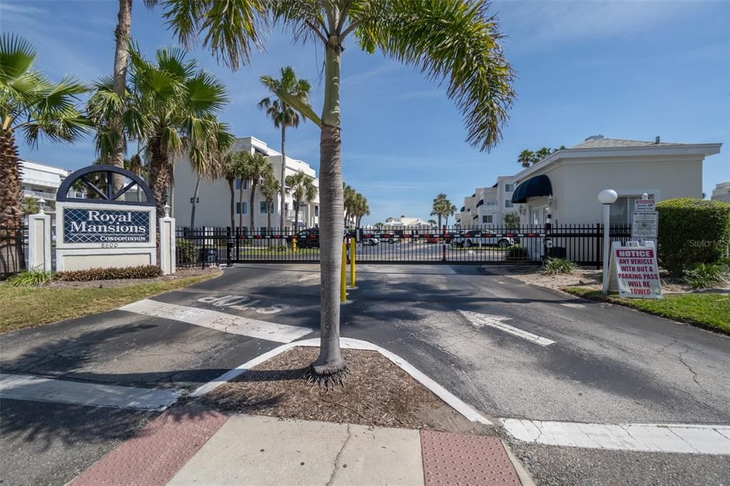 For Sale: $415,000 (2 beds, 2 baths, 1058 Square Feet)