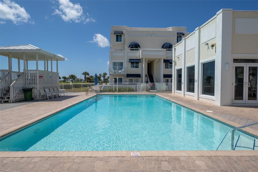 For Sale: $415,000 (2 beds, 2 baths, 1058 Square Feet)