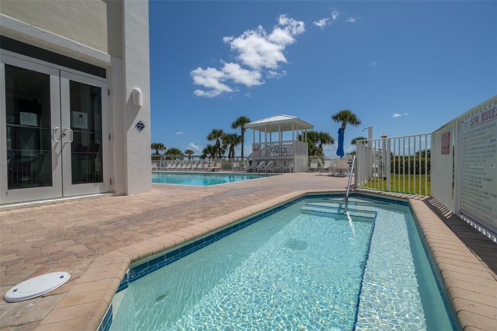 For Sale: $415,000 (2 beds, 2 baths, 1058 Square Feet)