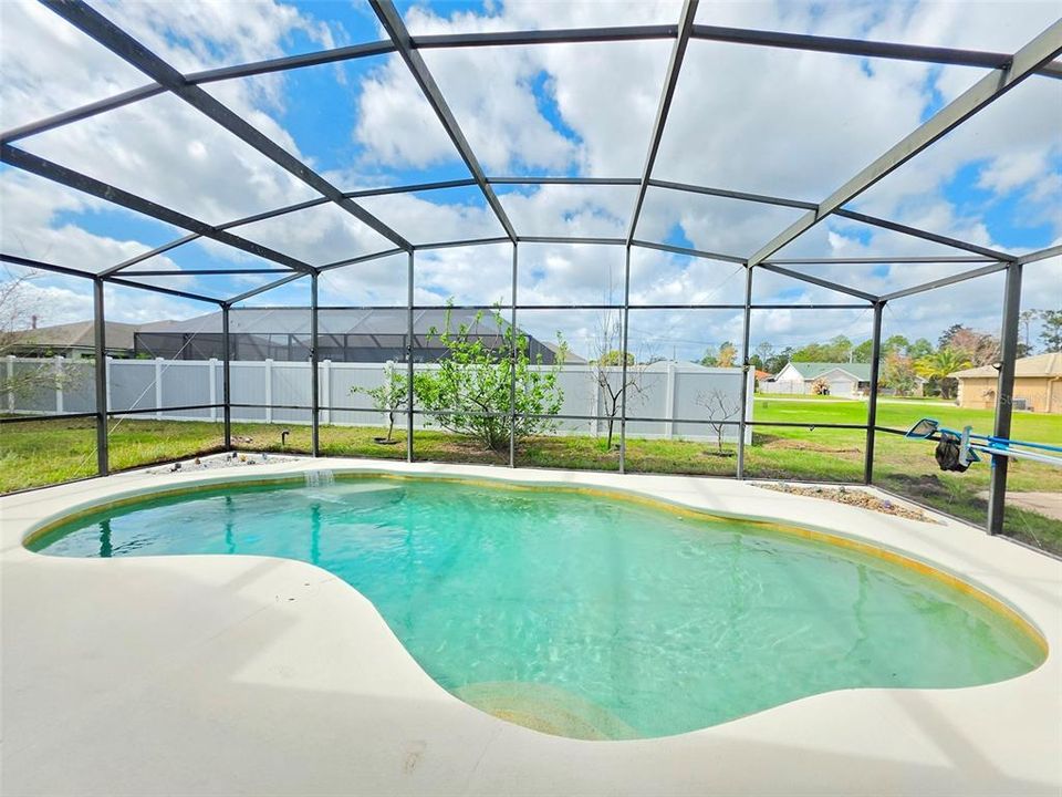 Activo con contrato: $449,900 (5 camas, 3 baños, 3314 Pies cuadrados)