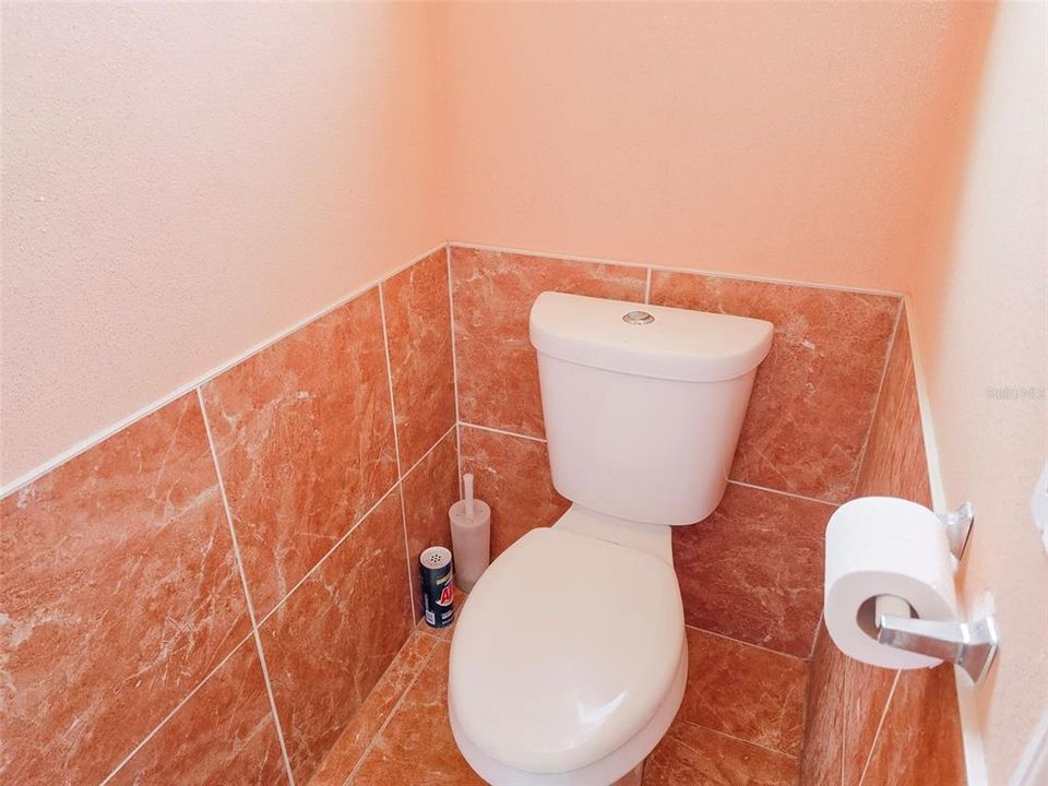 Activo con contrato: $449,900 (5 camas, 3 baños, 3314 Pies cuadrados)
