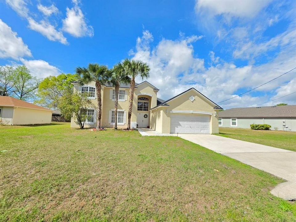 Activo con contrato: $449,900 (5 camas, 3 baños, 3314 Pies cuadrados)