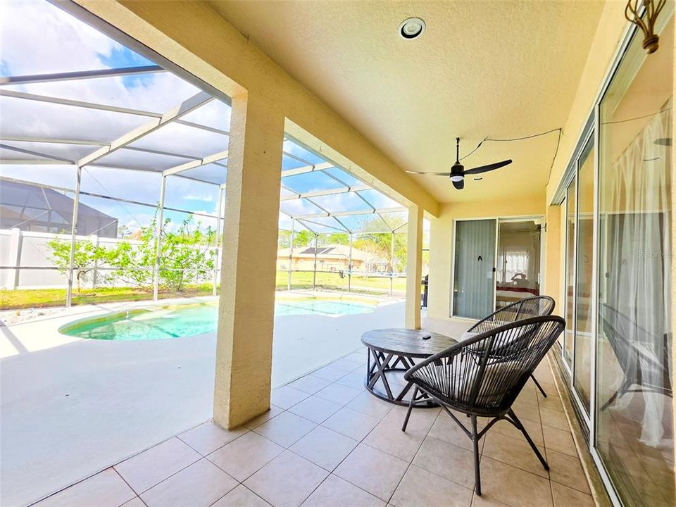 Activo con contrato: $449,900 (5 camas, 3 baños, 3314 Pies cuadrados)