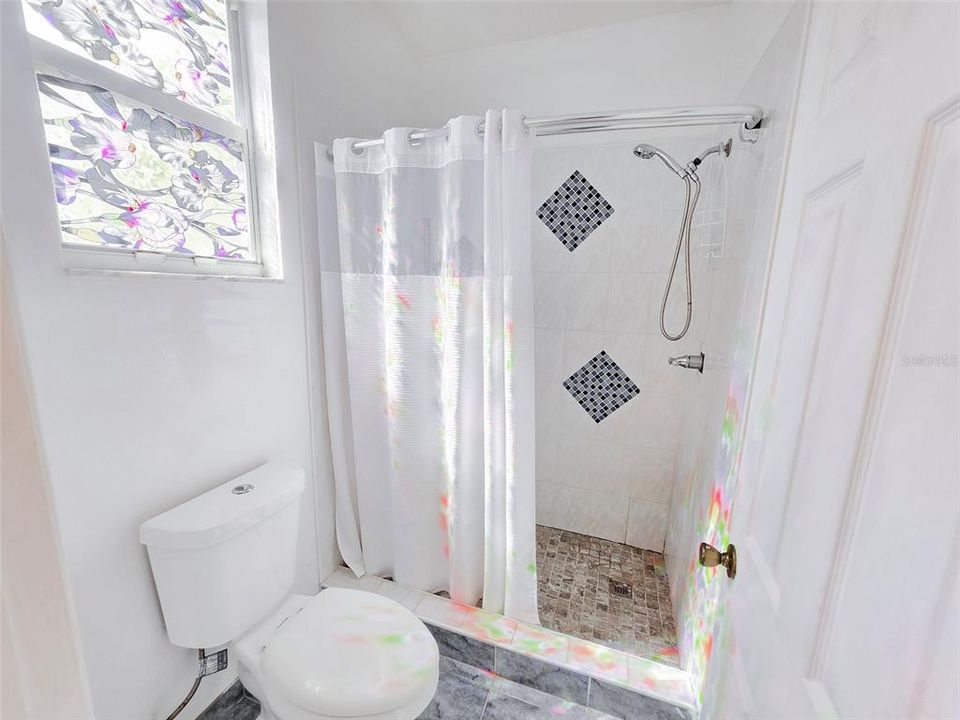 Activo con contrato: $449,900 (5 camas, 3 baños, 3314 Pies cuadrados)