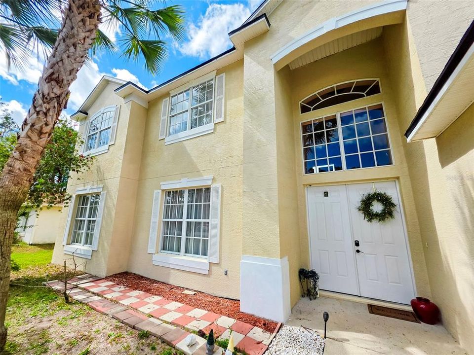 Activo con contrato: $449,900 (5 camas, 3 baños, 3314 Pies cuadrados)