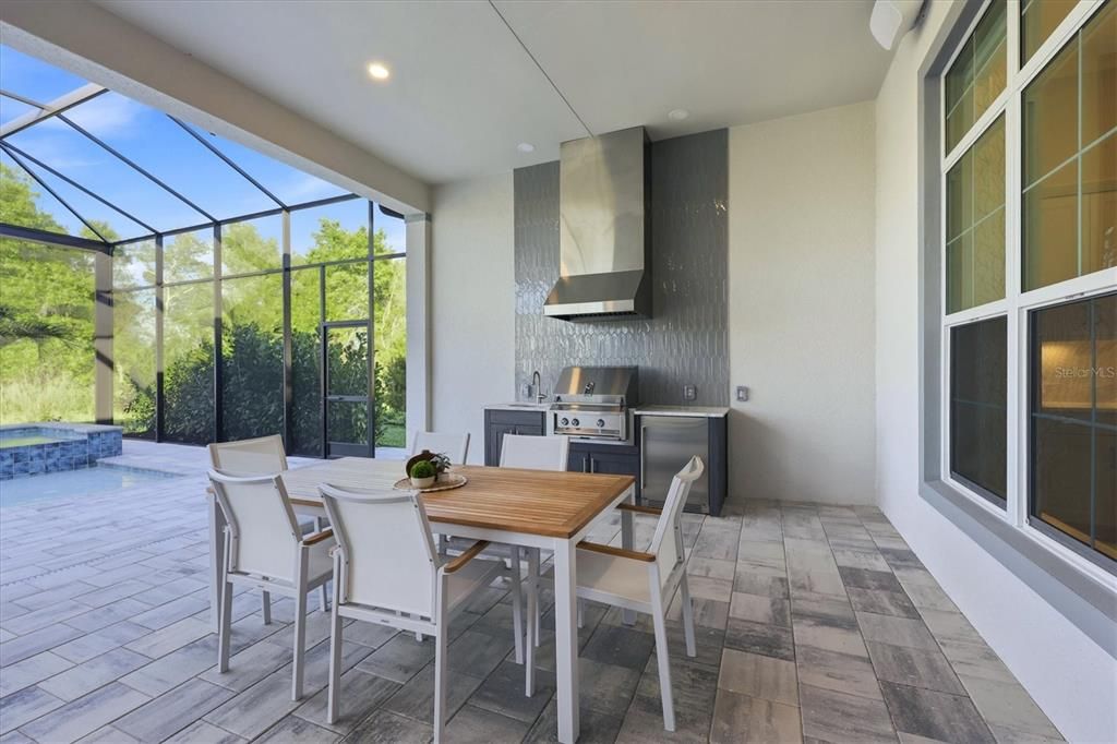 For Sale: $1,950,000 (4 beds, 3 baths, 2816 Square Feet)