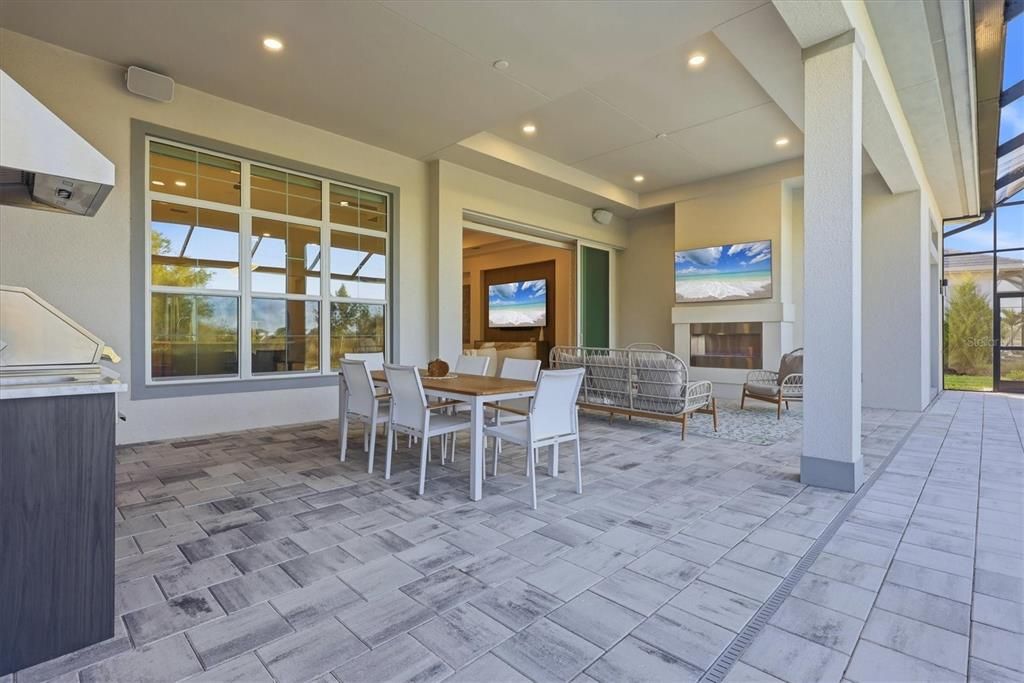 For Sale: $1,950,000 (4 beds, 3 baths, 2816 Square Feet)