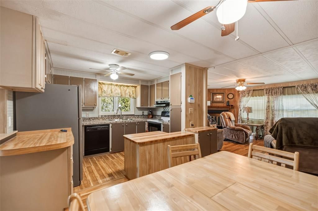 En Venta: $205,000 (2 camas, 2 baños, 1274 Pies cuadrados)