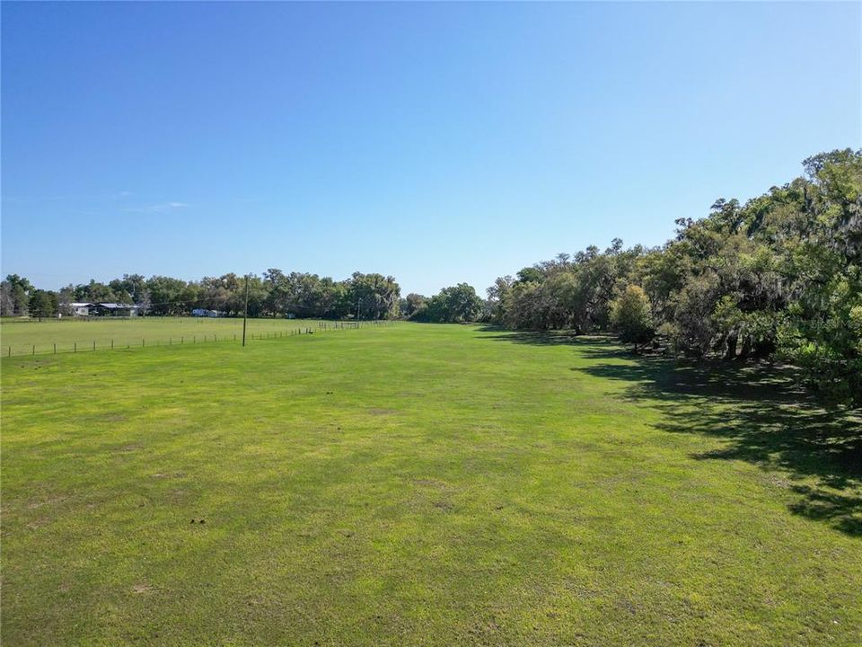 На продажу: $387,000 (9.91 acres)