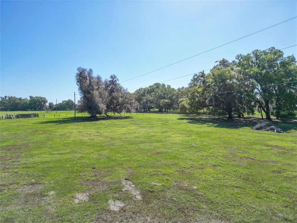 На продажу: $387,000 (9.91 acres)