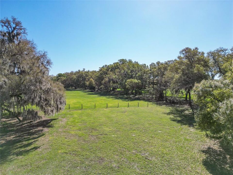 На продажу: $387,000 (9.91 acres)