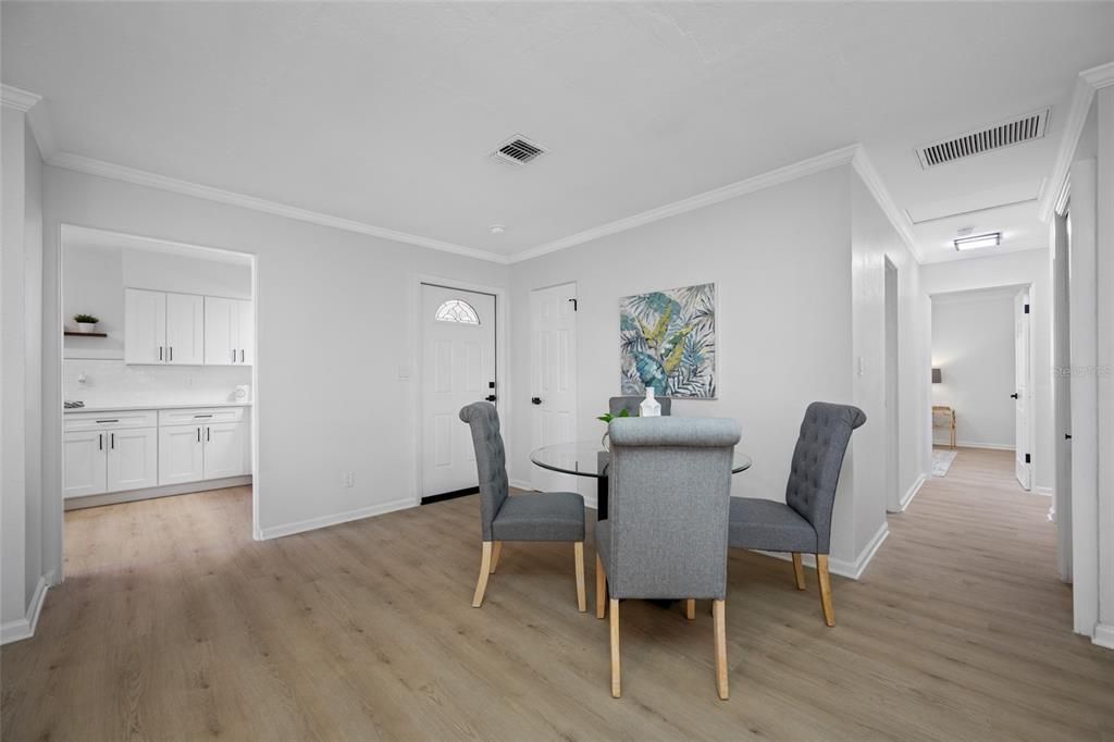 Activo con contrato: $399,000 (3 camas, 2 baños, 1368 Pies cuadrados)