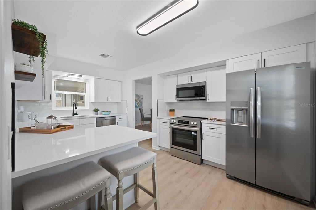 Activo con contrato: $399,000 (3 camas, 2 baños, 1368 Pies cuadrados)