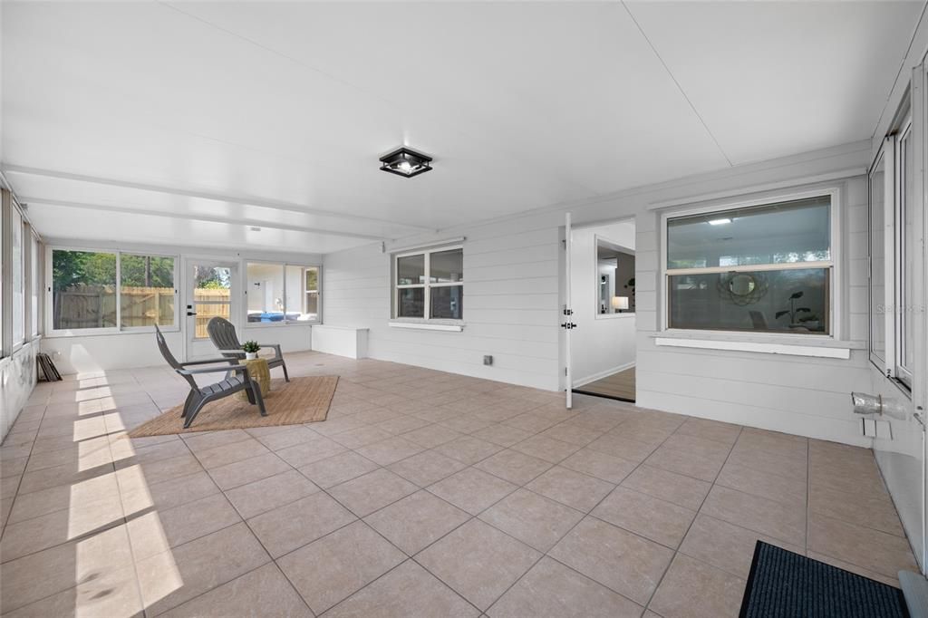 Activo con contrato: $399,000 (3 camas, 2 baños, 1368 Pies cuadrados)