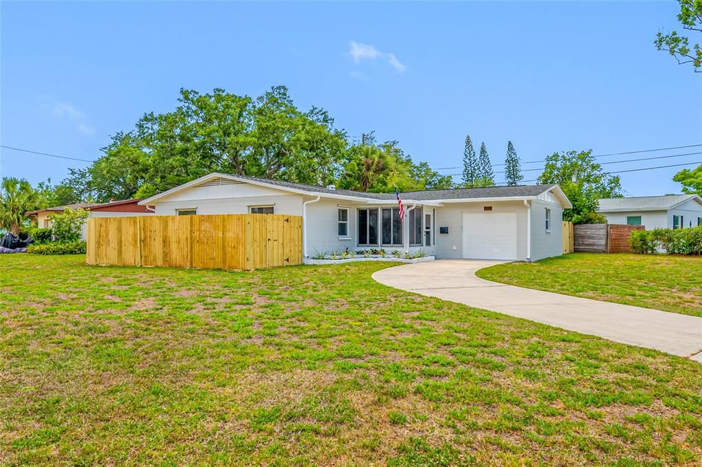 Activo con contrato: $399,000 (3 camas, 2 baños, 1368 Pies cuadrados)