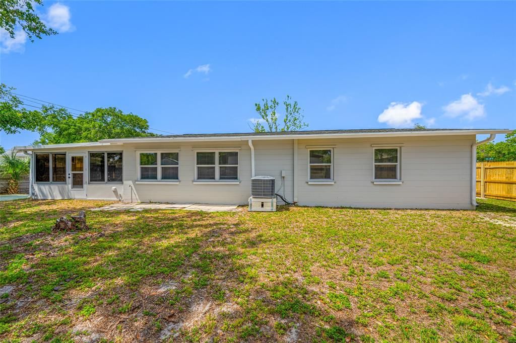 Activo con contrato: $399,000 (3 camas, 2 baños, 1368 Pies cuadrados)
