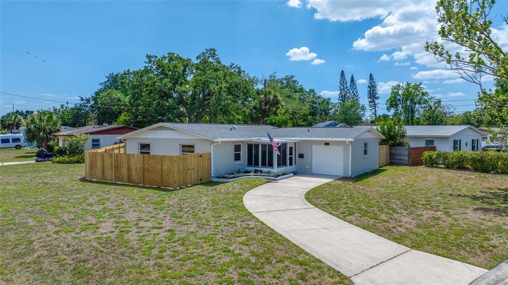 Activo con contrato: $399,000 (3 camas, 2 baños, 1368 Pies cuadrados)