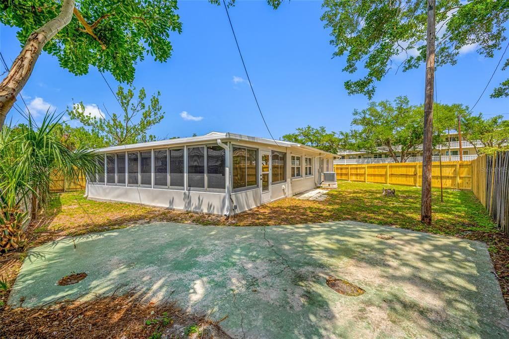Activo con contrato: $399,000 (3 camas, 2 baños, 1368 Pies cuadrados)