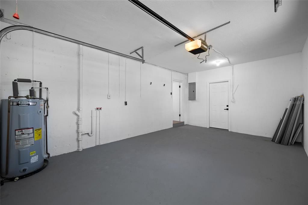 Activo con contrato: $399,000 (3 camas, 2 baños, 1368 Pies cuadrados)
