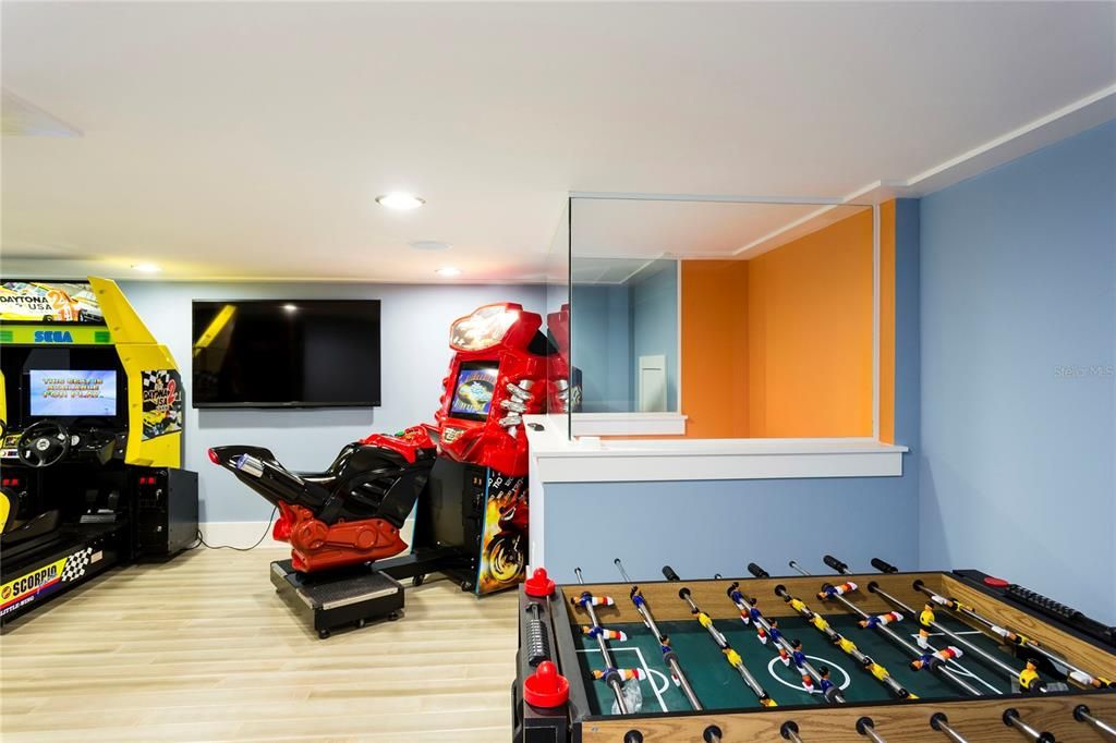For Sale: $7,995,000 (10 beds, 11 baths, 14546 Square Feet)