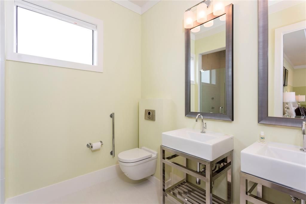 For Sale: $7,995,000 (10 beds, 11 baths, 14546 Square Feet)