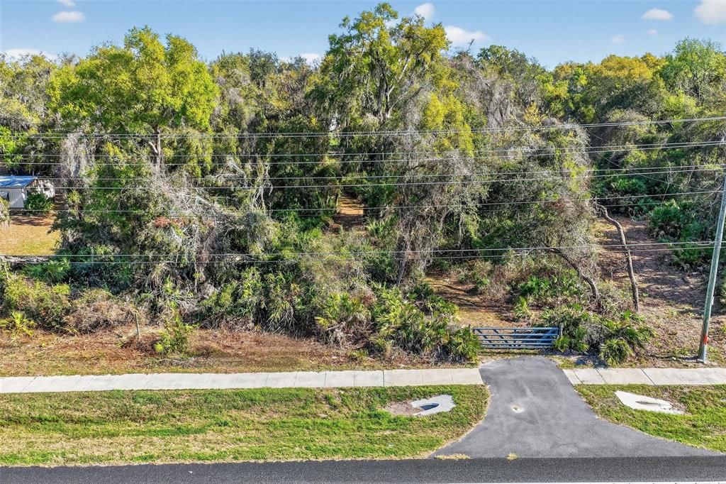 На продажу: $715,000 (2.00 acres)
