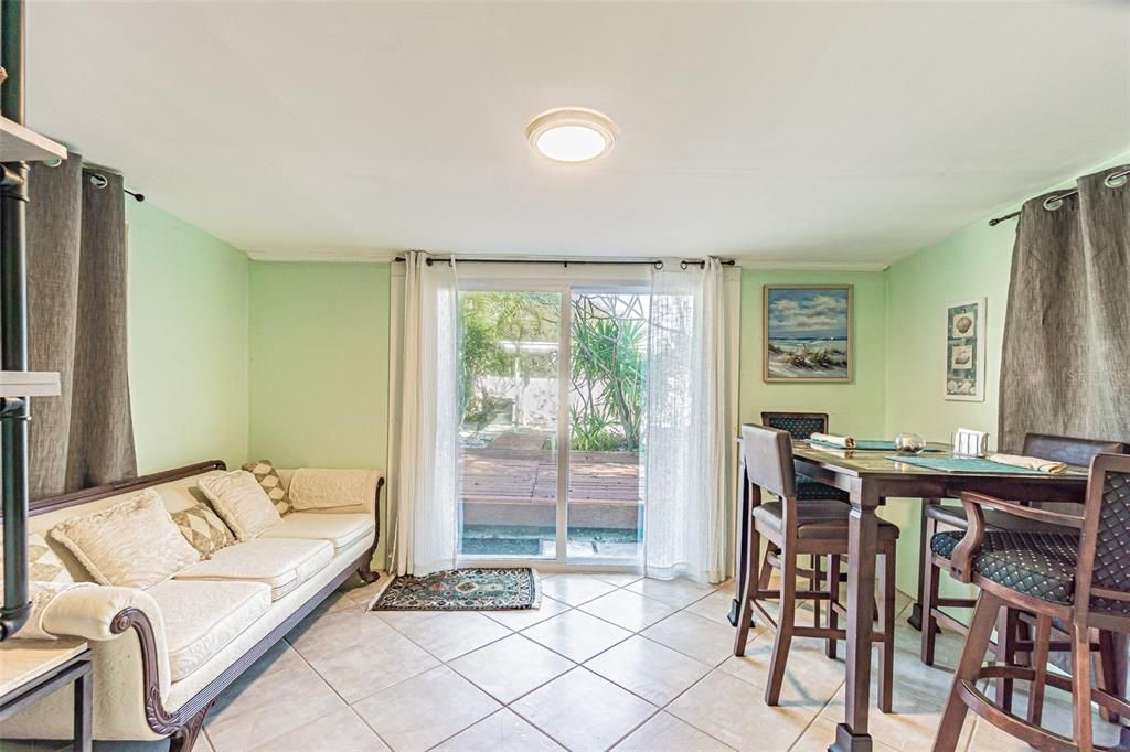 Active With Contract: $284,500 (2 beds, 2 baths, 860 Square Feet)