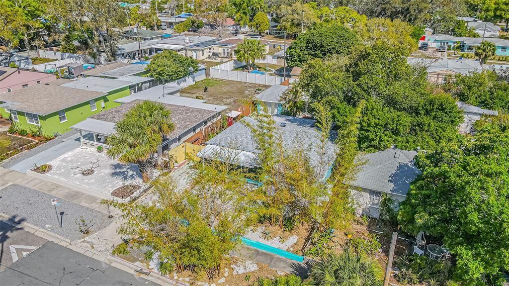 Active With Contract: $284,500 (2 beds, 2 baths, 860 Square Feet)