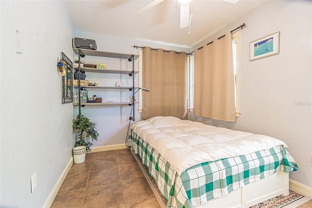 Active With Contract: $284,500 (2 beds, 2 baths, 860 Square Feet)